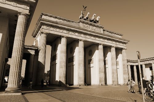 Bild: AP XXL2 - Brandenburger Tor - 150g Vlies (4 x 2.67 m)